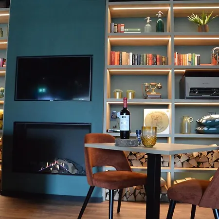 Hotel Rozenburg فندق