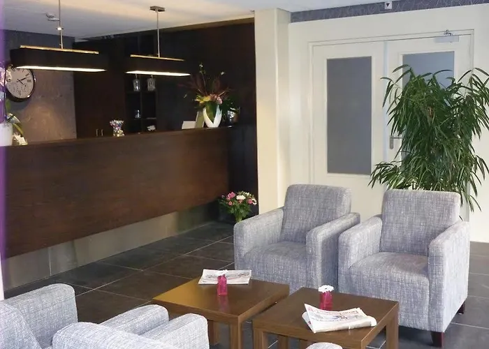 Hotel Rozenburg فندق 3*