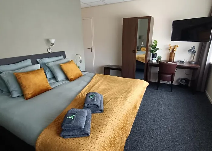 Hotel Rozenburg מלון Rozenburg